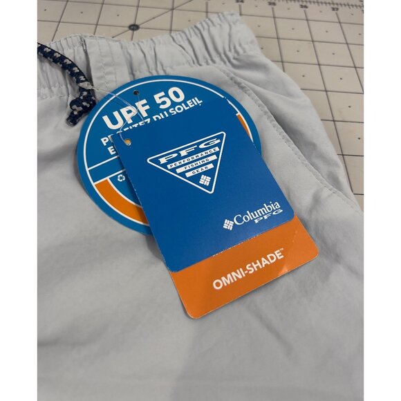 Columbia Women's PFG Backcast Casual Shorts - Cirrus Grey Sz. M w/Flaw - Picture 2 of 8